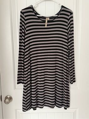 Comfy u.s.a grey & black stripe dress
